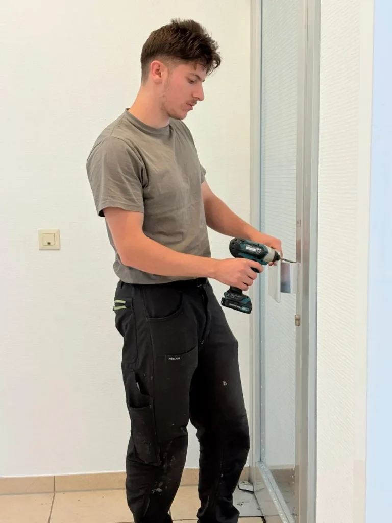 Fach-Check und Begutachtung des Türzustands